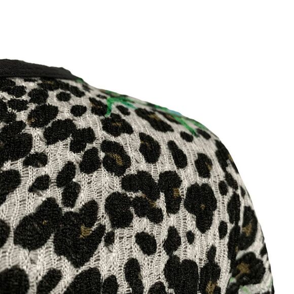 Urban Mix Junior's size 2X Black white animal Print floral short sleeve blouse - Picture 8 of 14